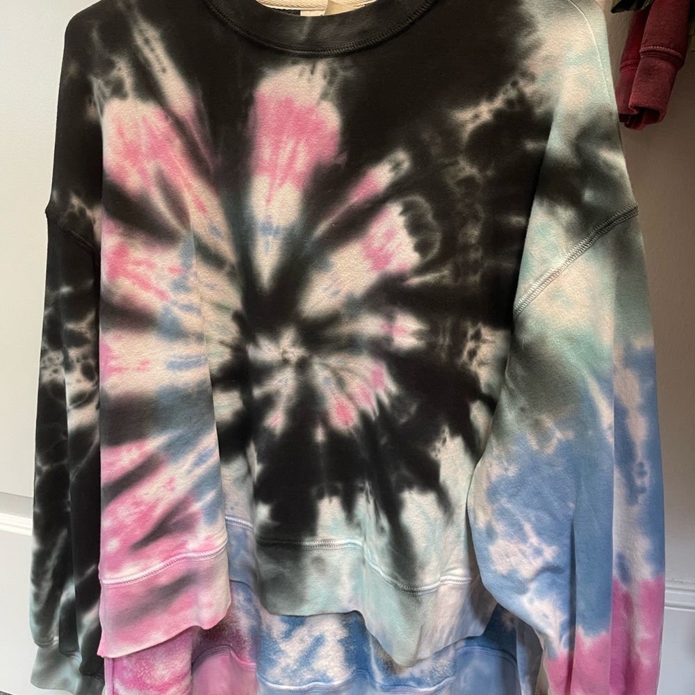 EUC Electric & Rose Black White Pink & Blue Sweatshirt XS